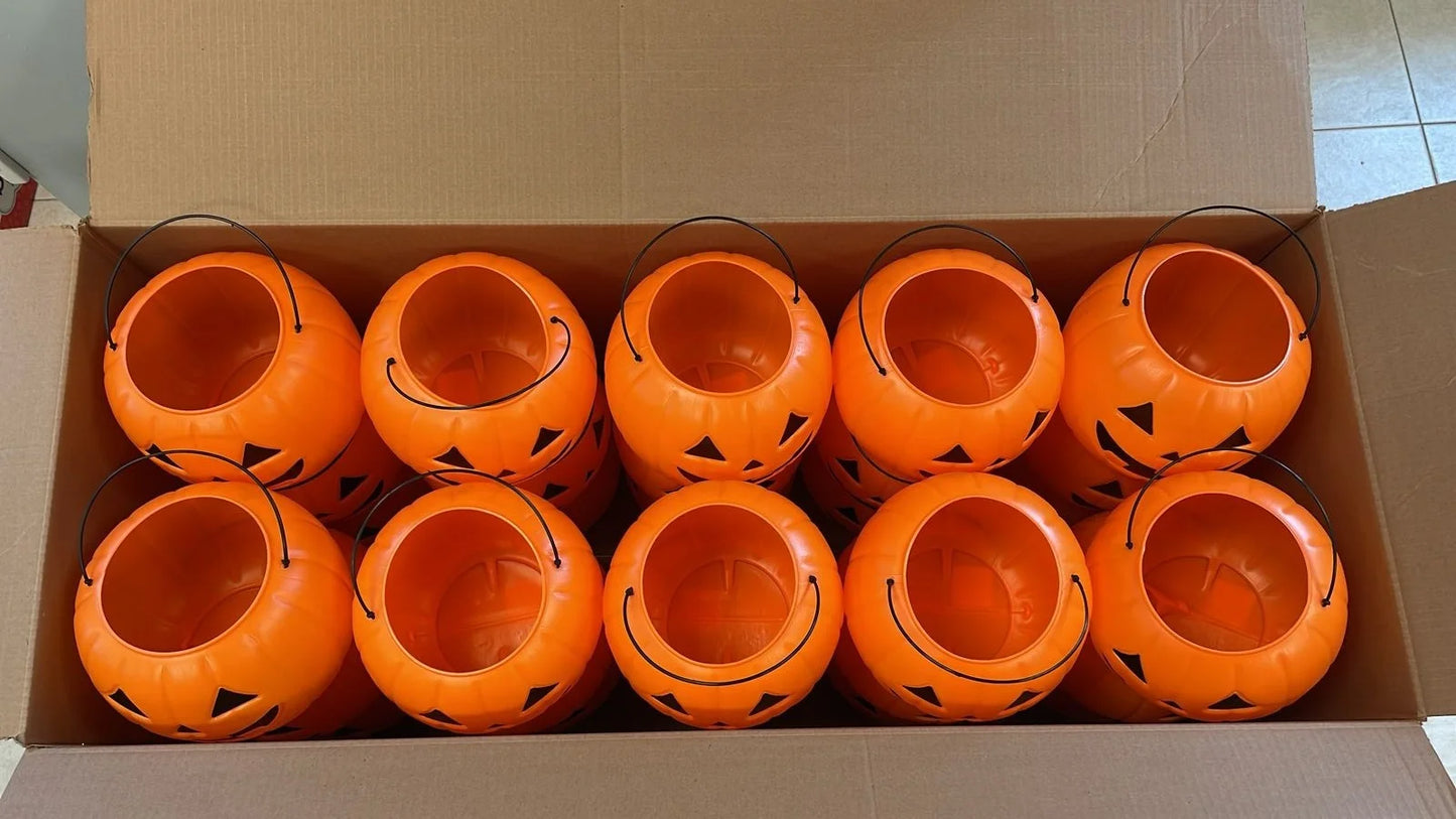 "30 Count Spooktacular Halloween Pumpkin Pail Arch – Perfect for Festive Decorations!"